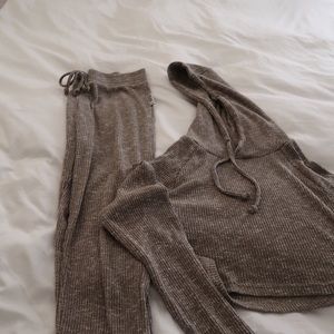 Gym Shark slounge set (cropped hoddie + pants)